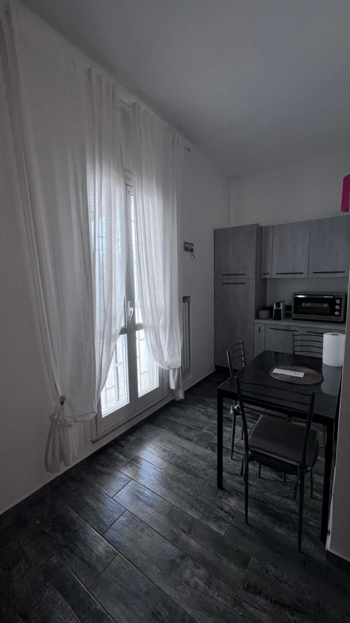 Apartment Ideal House